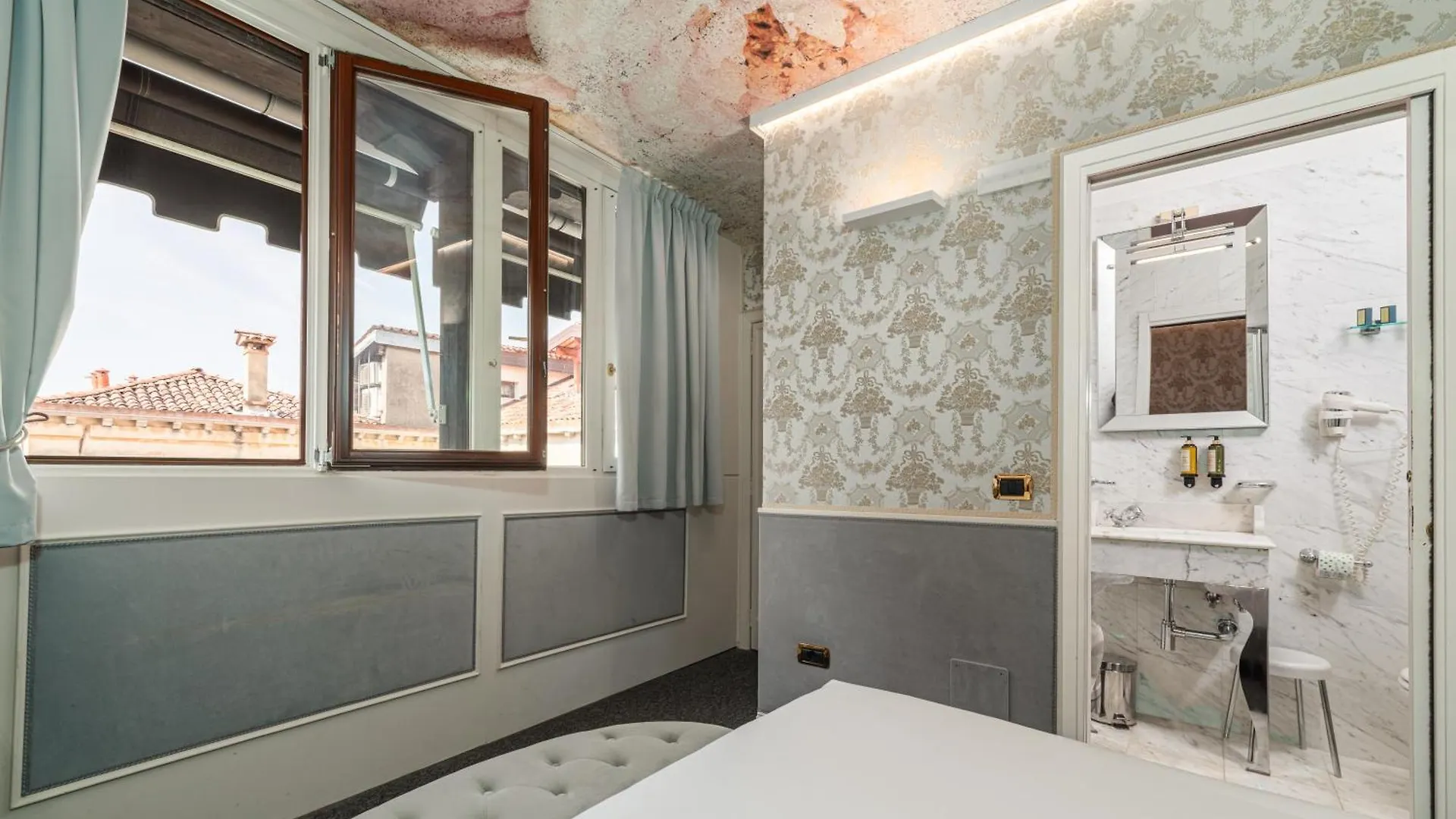 ונציה Palazzo Paruta & Wellness Suites 4*,  איטליה