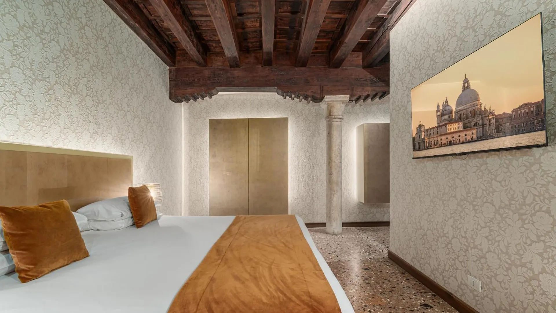 Palazzo Paruta & Wellness Suites Venice Hotel