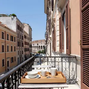 Santi Quattro Al Colosseo Bed & Breakfast Rom